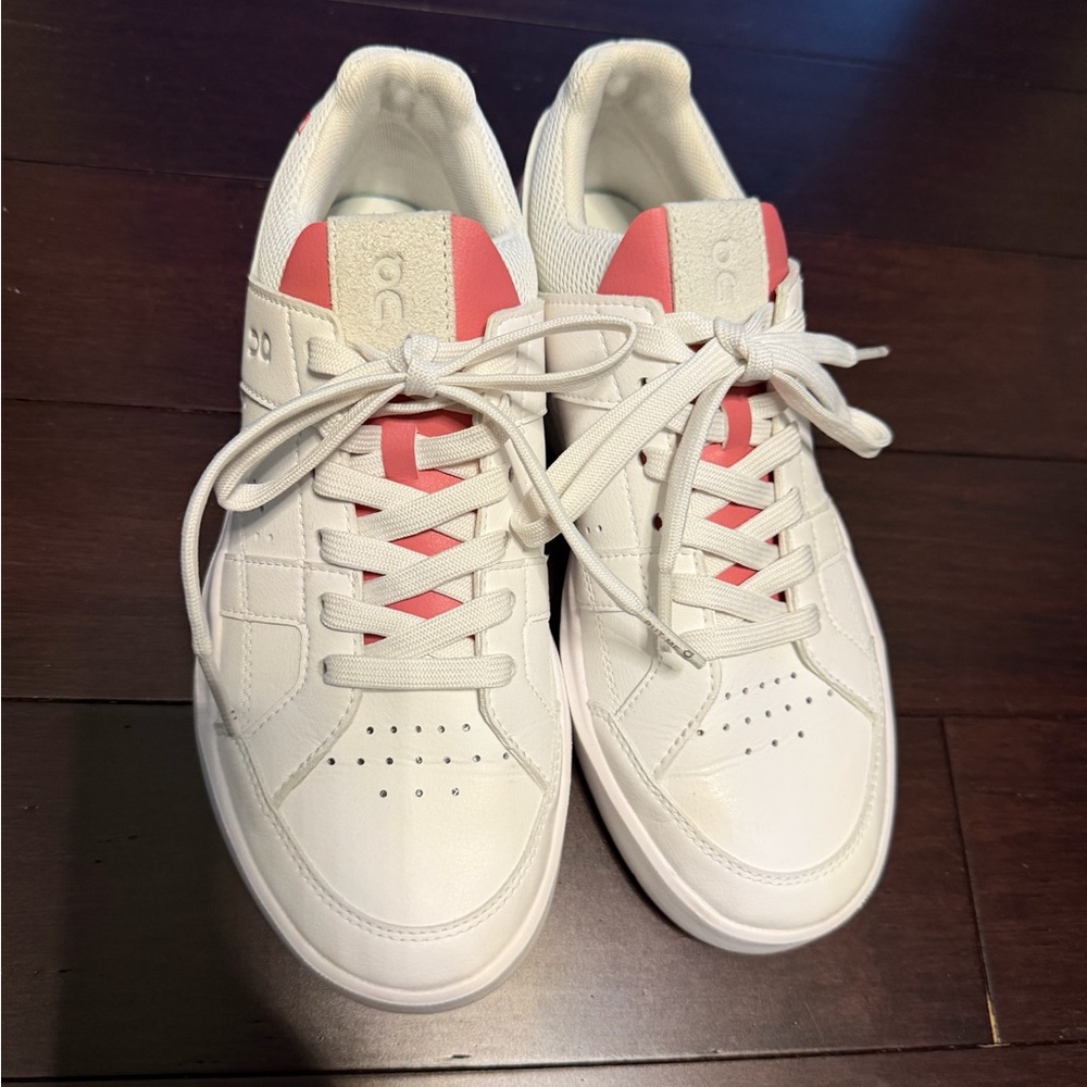On cloud sneakers - Picture 2 of 4